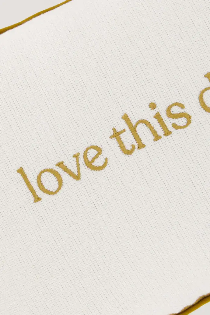ZUSSS ZUSSS KUSSEN LOVE THIS DAY 35X25CM WIT / GOUD