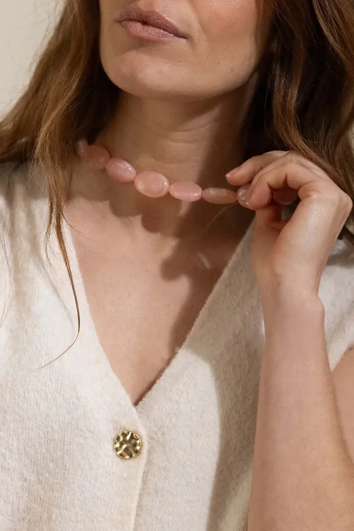 ZUSSS ZUSSS KETTING VAN PLATTE KRALEN CRISPY PINK