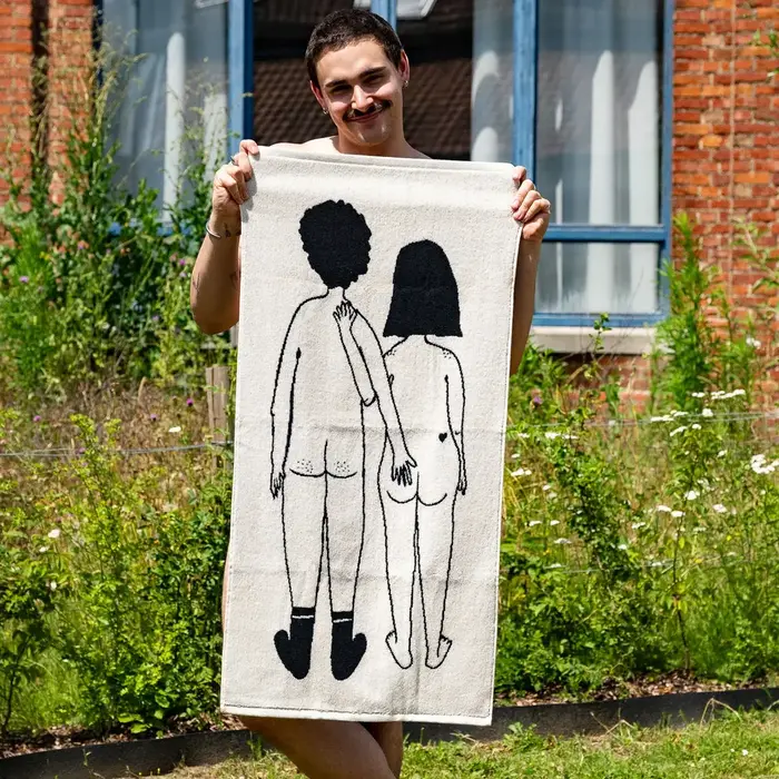 HELEN B HELEN B HANDDOEK NAKED COUPLE BACK
