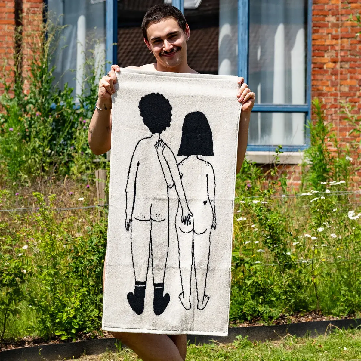 HELEN B HELEN B HANDDOEK NAKED COUPLE BACK