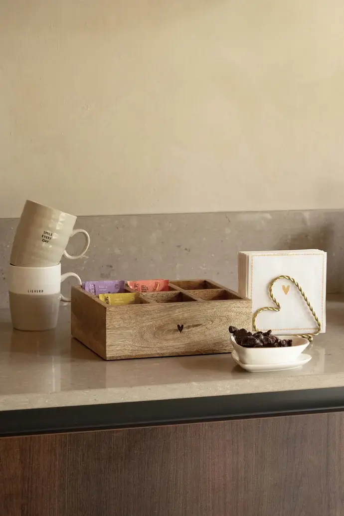 ZUSSS ZUSSS NAPKIN HOLDER METAL HEART SHAPE GOLD