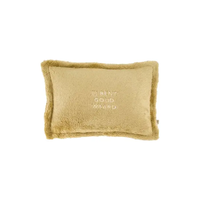 ZUSSS ZUSSS CUSHION FLUFFY JIJ BENT GOUD WAARD 35X25CM OCHRE