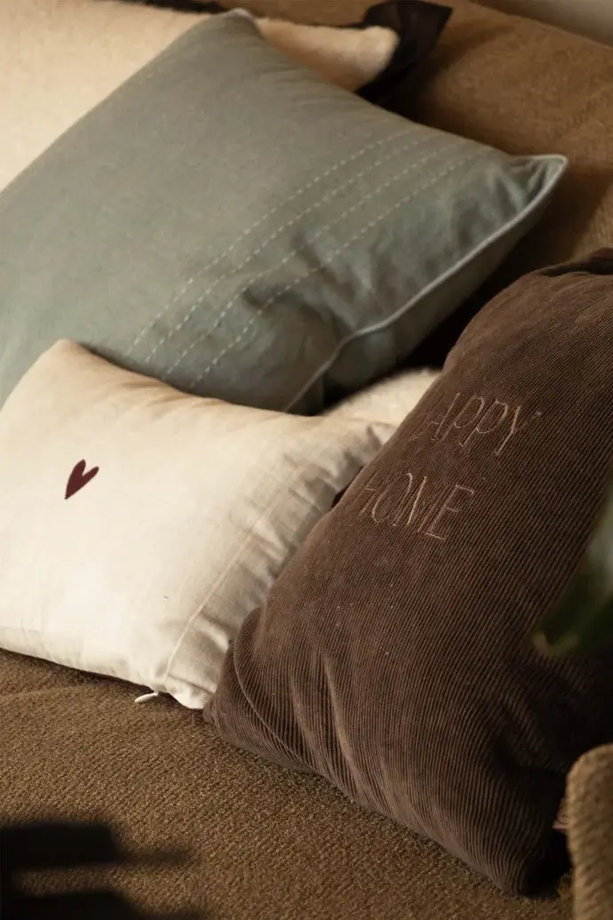ZUSSS ZUSSS CUSHION HAPPY HOME 45X45CM DARK BROWN
