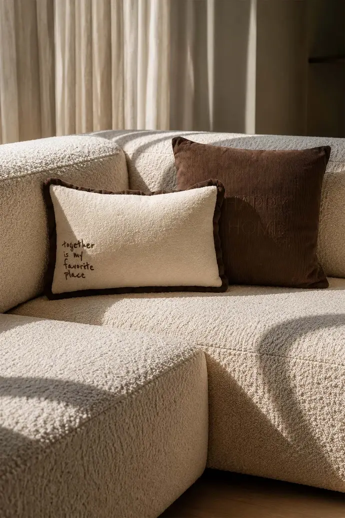 ZUSSS ZUSSS CUSHION HAPPY HOME 45X45CM DARK BROWN