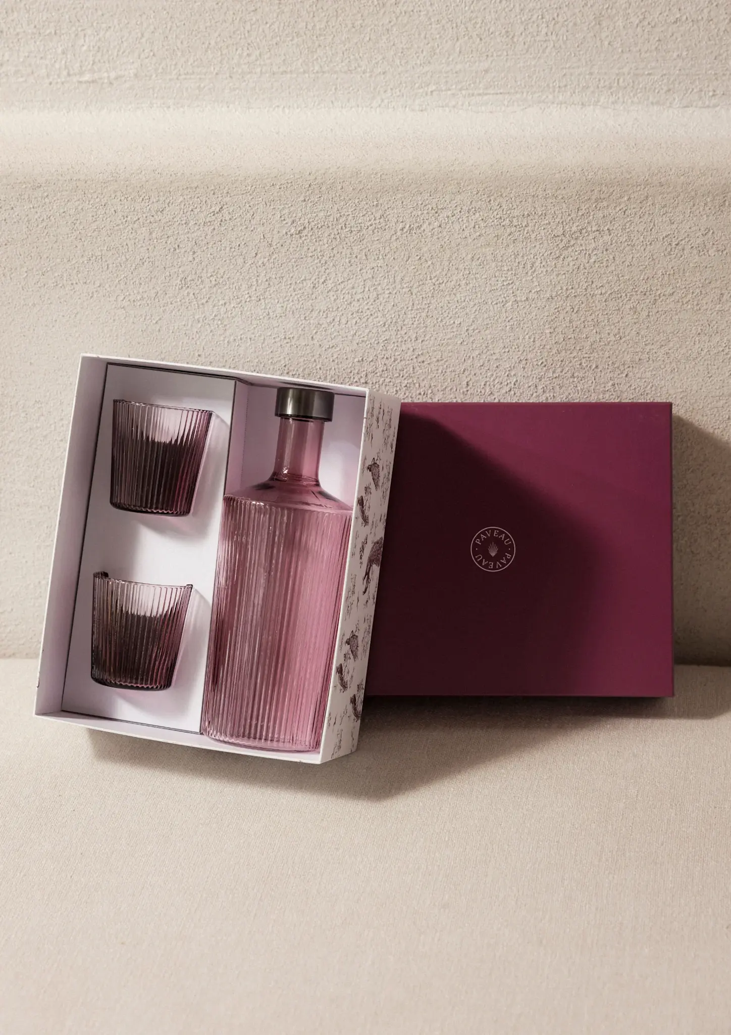 PAVEAU PAVEAU RIBBED BROOME GIFT SET (BORDEAUX) BOTTLE + 2 GLASSES