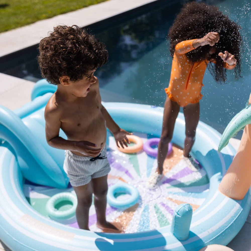 Swim essentials speelzwembad met glijbaan regenboog