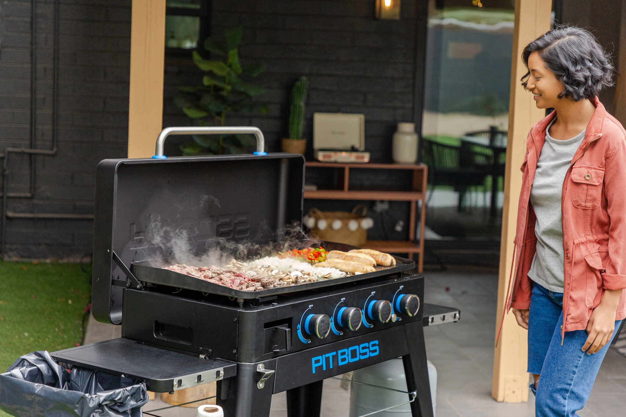 Pit Boss Ultimate Plancha 4 Burner - Met onderstel | Gas BBQ
