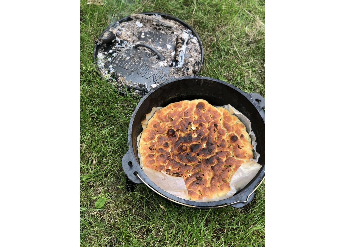 Valhal Outdoor Dutch Oven Braadpan Barbecue 6.1 liter