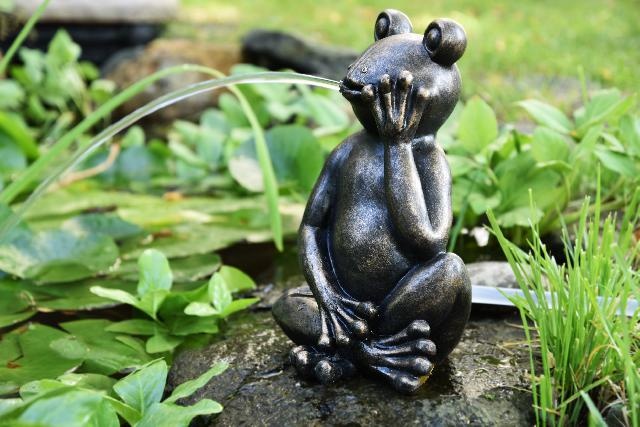 Heissner vijverfiguur kikker relax
