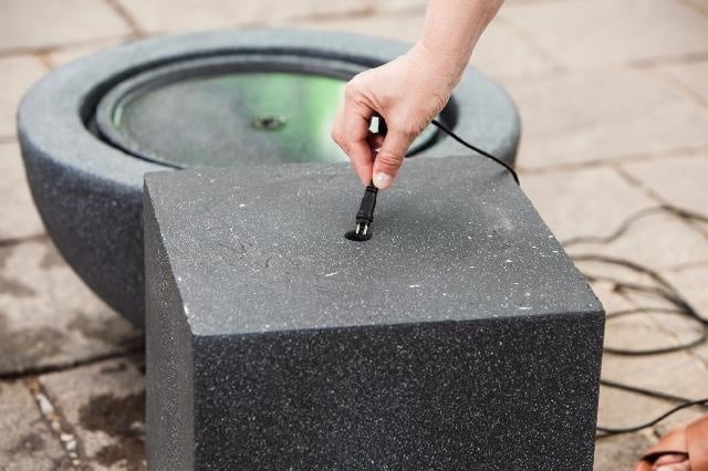 Heissner terras fontein sokkel toren zwart
