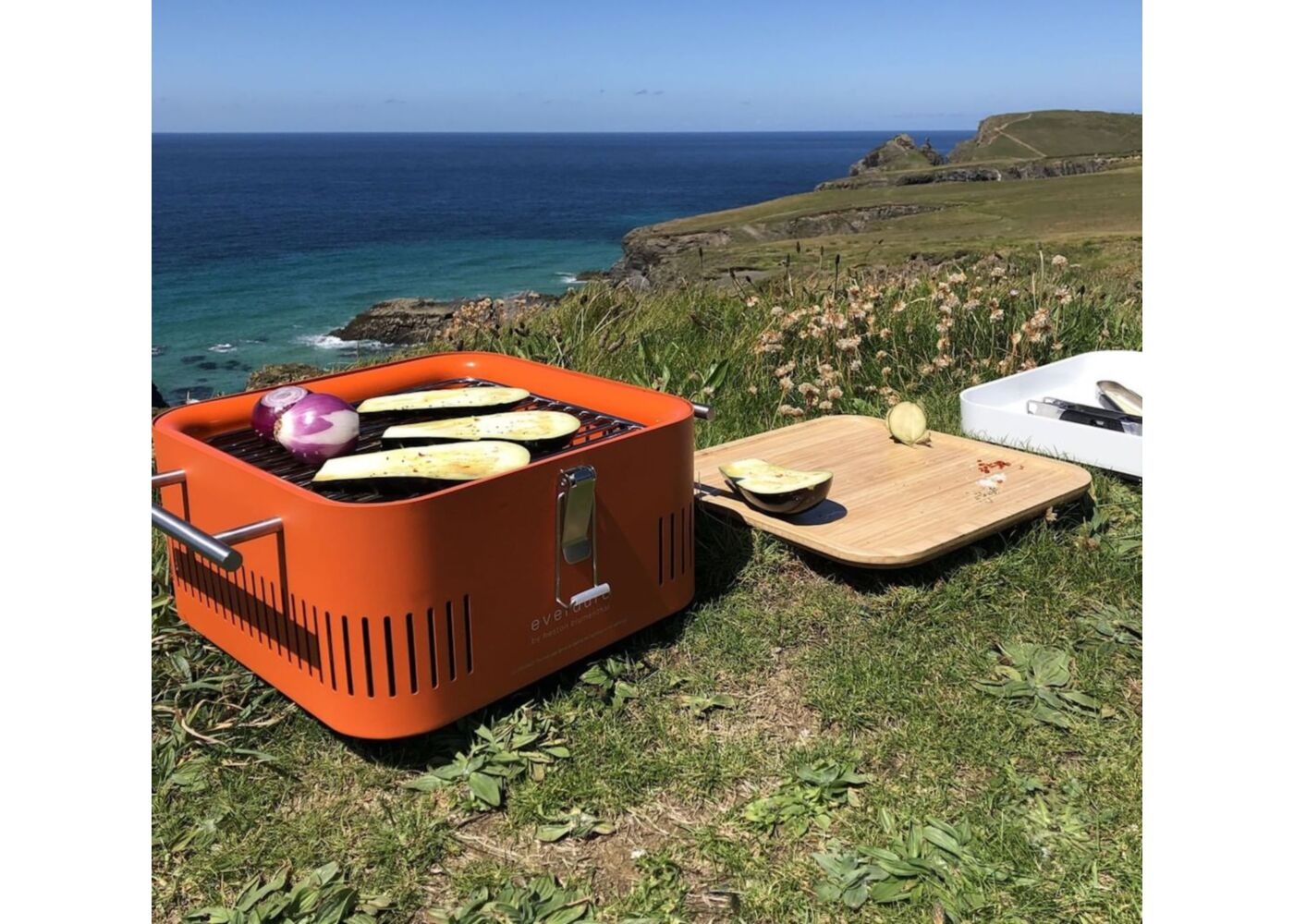 Everdure Cube Tafel Houtskool Barbecue