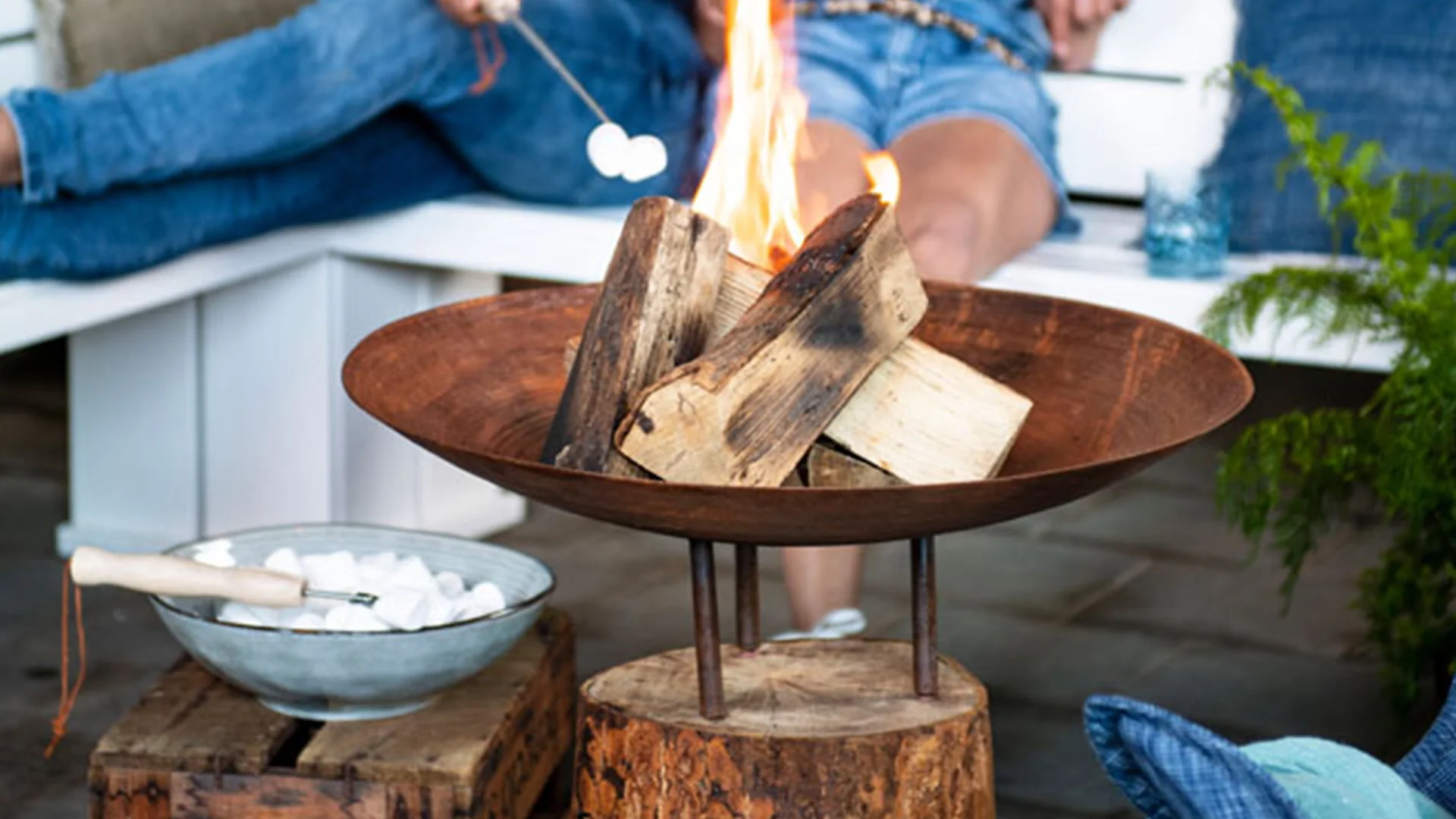 Redfire handmade vuur pit logger houten basis