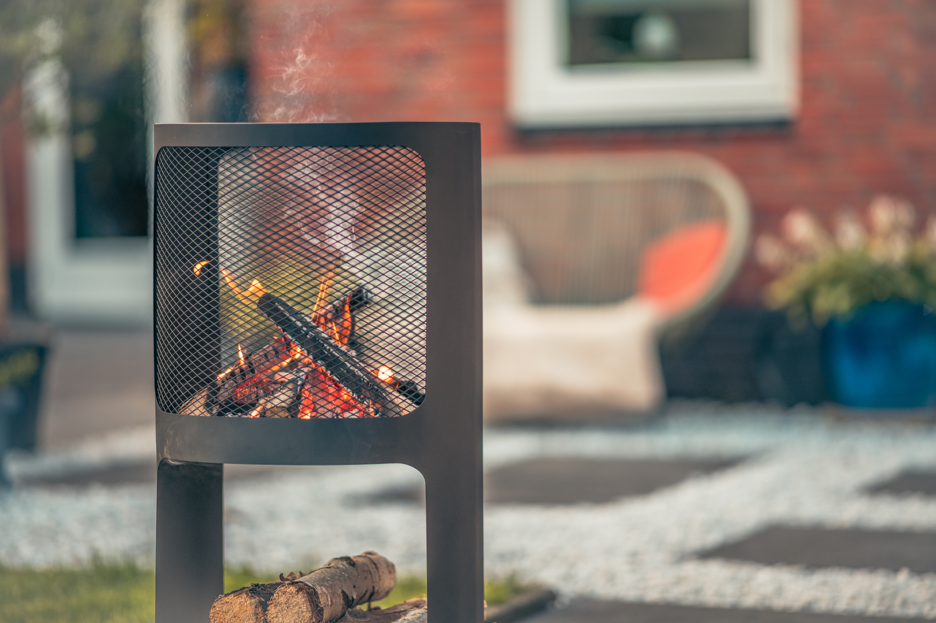 RedFire vuurkorf Buffalo met houtopslag
