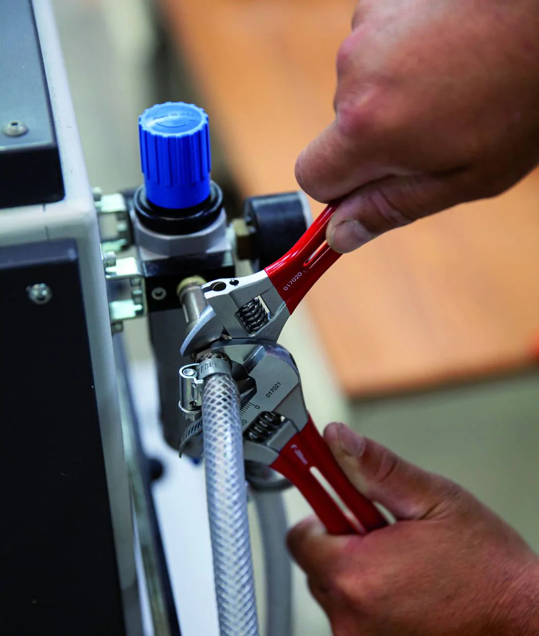 Virax lichte moersleutel met smalle klemkop