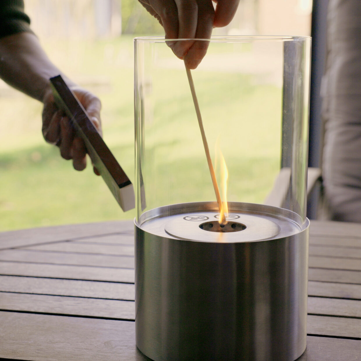 Fancy Flames RVS Tafelhaard op Bio Ethanol