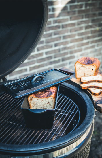 The Windmill brood Dutch oven