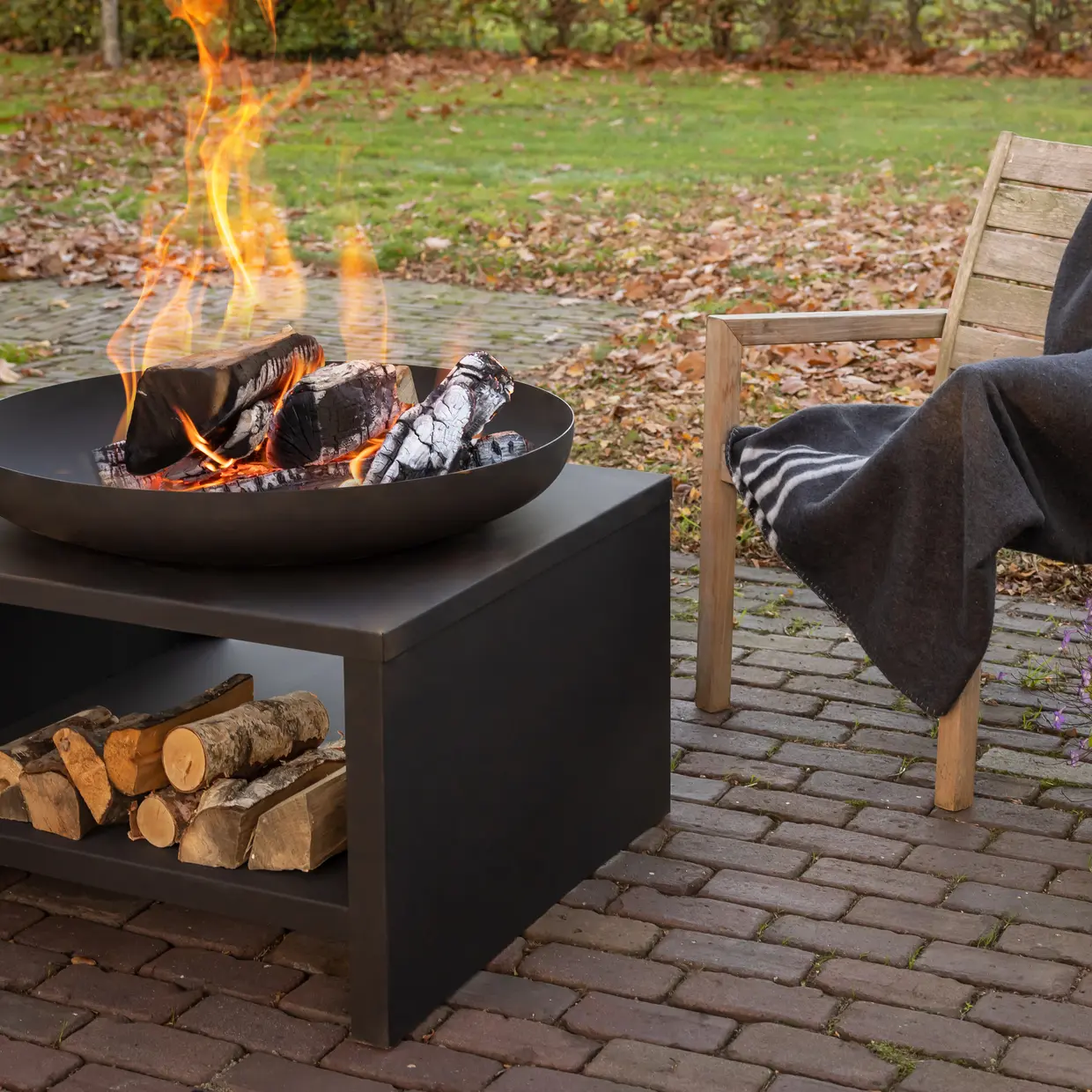 Fancy Flames Vuurschaal met Houtopslag Zwart