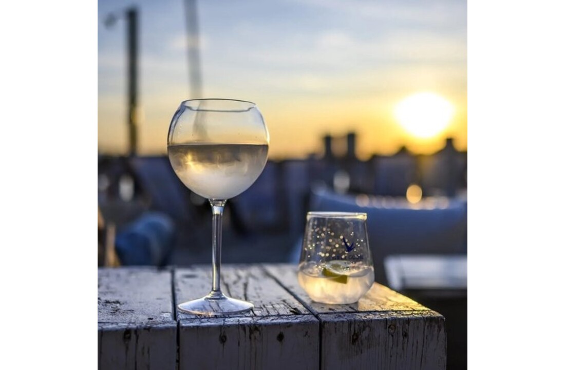 HappyGlass Miss Liza Gin-Tonicglas met Gekleurde Steel 2 Pack - Kunststof Glazen 630 ml