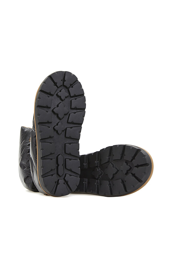 Flufié Goose Down Pillow Boots – Shiny Jet Black