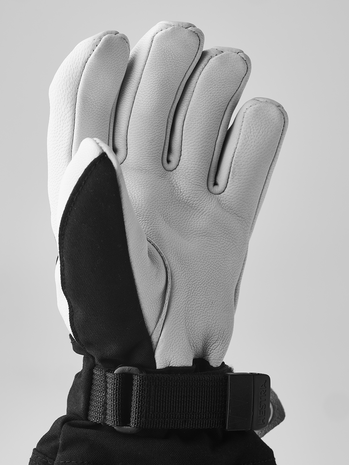 Hestra Army Leather Heli Ski Jr. 5 Finger - Black Hestra Army Leather Heli Ski Jr. 5 Finger - Black