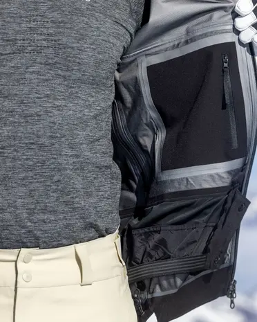 The Mountain Studio Z-4 3L Rugged Ripstop Shell Jacket The Mountain Studio Z-4 3L Rugged Ripstop Shell Jacket