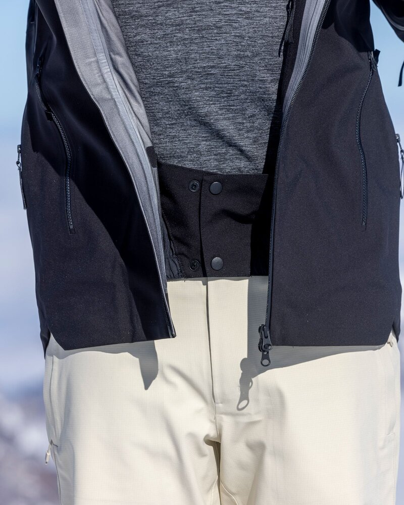 The Mountain Studio Z-4 3L Rugged Ripstop Shell Jacket The Mountain Studio Z-4 3L Rugged Ripstop Shell Jacket
