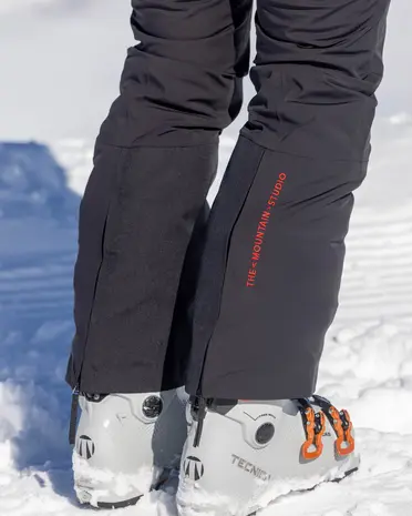 The Mountain Studio P-5 W 2L Stretch Insulated Pants – Brindle The Mountain Studio P-5 W 2L Stretch Insulated Pants – Brindle