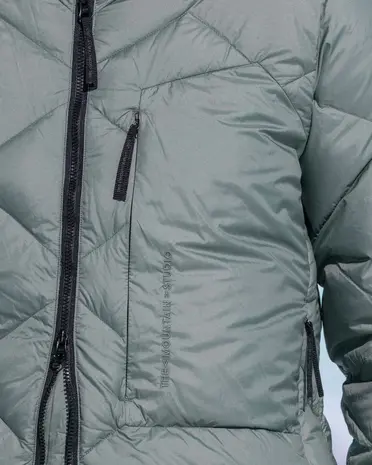 The Mountain Studio D-9 W Ul Ultralight Down Hood Jacket - Balsam Green The Mountain Studio D-9 W Ul Ultralight Down Hood Jacket - Balsam Green