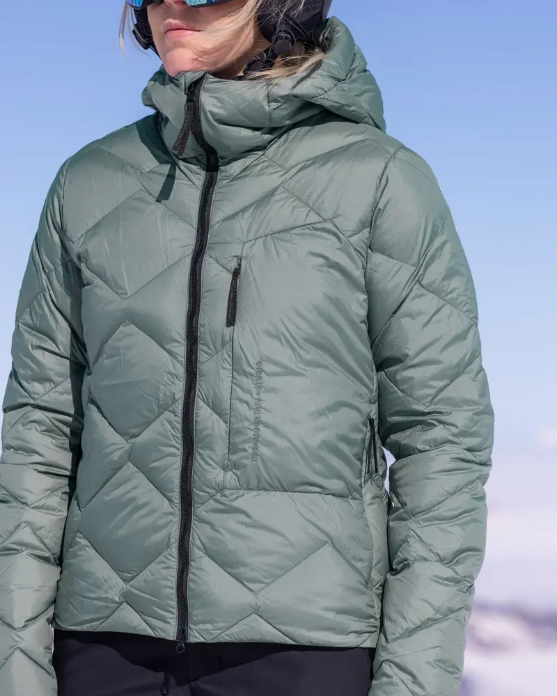 The Mountain Studio D-9 W Ul Ultralight Down Hood Jacket - Balsam Green The Mountain Studio D-9 W Ul Ultralight Down Hood Jacket - Balsam Green