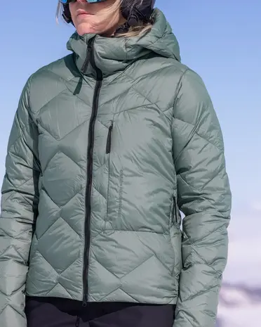 The Mountain Studio D-9 W Ul Ultralight Down Hood Jacket - Balsam Green The Mountain Studio D-9 W Ul Ultralight Down Hood Jacket - Balsam Green