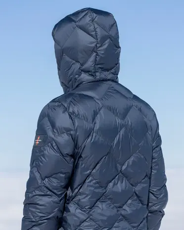 The Mountain Studio D-7 UL Ultralight Down Hood Jacket The Mountain Studio D-7 UL Ultralight Down Hood Jacket