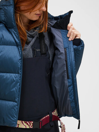 Peak Performance Glissade Down Jacket - Mountain Lake Peak Performance Glissade Down Jacket - Mountain Lake