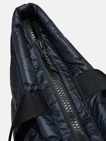 Peak Performance Helium Tote Bag - Black