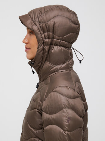 Peak Performance Helium Down Hood Jacket - Terrain Tan