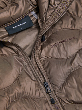 Peak Performance Helium Down Hood Jacket - Terrain Tan
