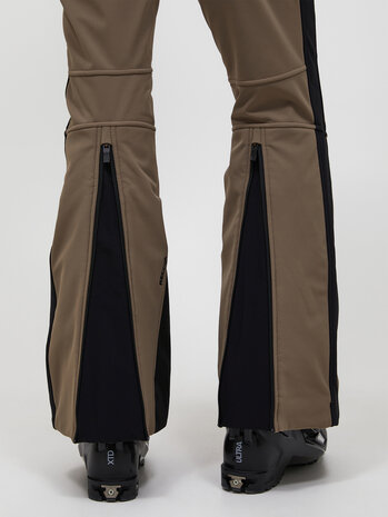 Peak Performance Stretch Bib Pants - Terrain Tanack Peak Performance Stretch Bib Pants - Terrain Tanack