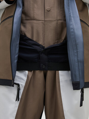 Peak Performance Vertical Gore-Tex Pro Jacket - Offblack-Terra Peak Performance Vertical Gore-Tex Pro Jacket - Offblack-Terra