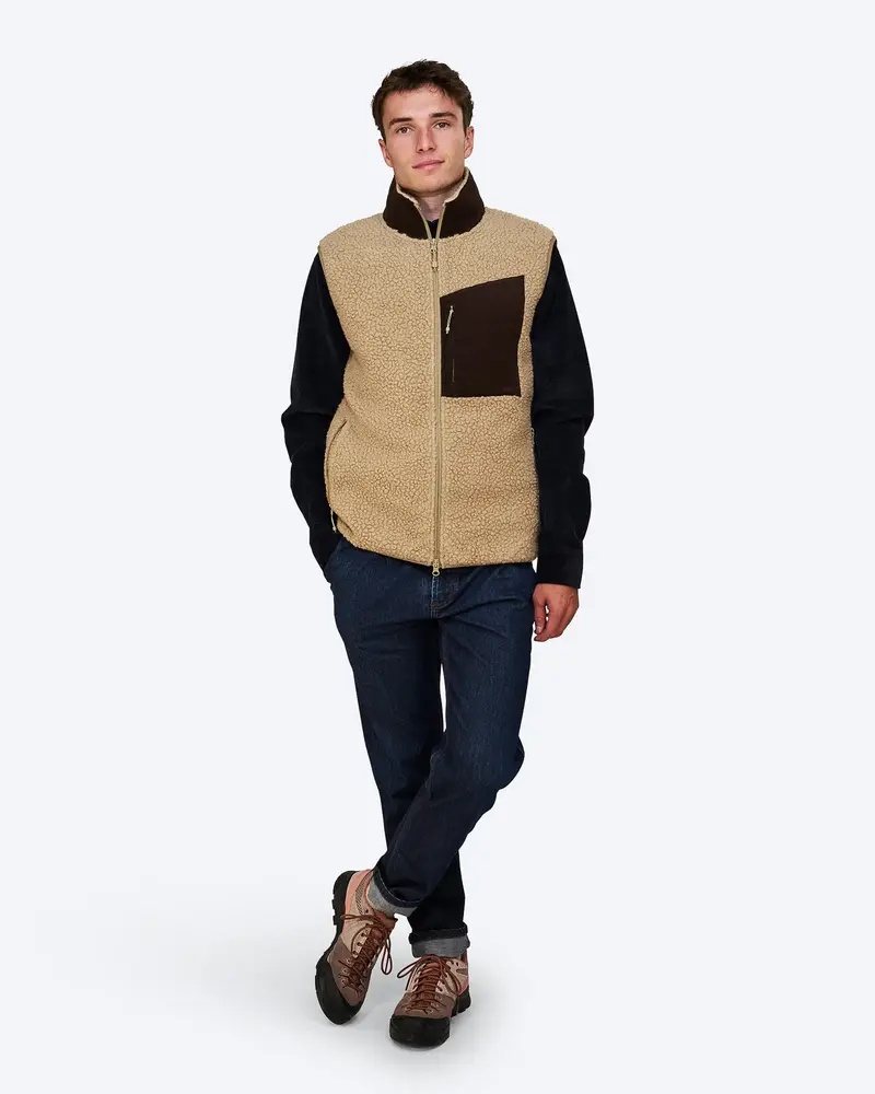 The Mountain Studio V-5 C Soft Wool Pile Cord Vest - Kelp