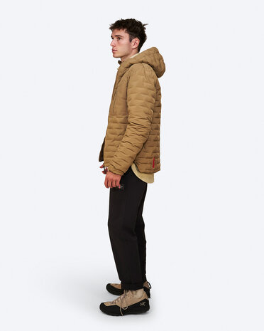 The Mountain Studio D-3 Rl Reversible Light Down Jacket - Otter- Delicioso Brown The Mountain Studio D-3 Rl Reversible Light Down Jacket - Otter- Delicioso Brown