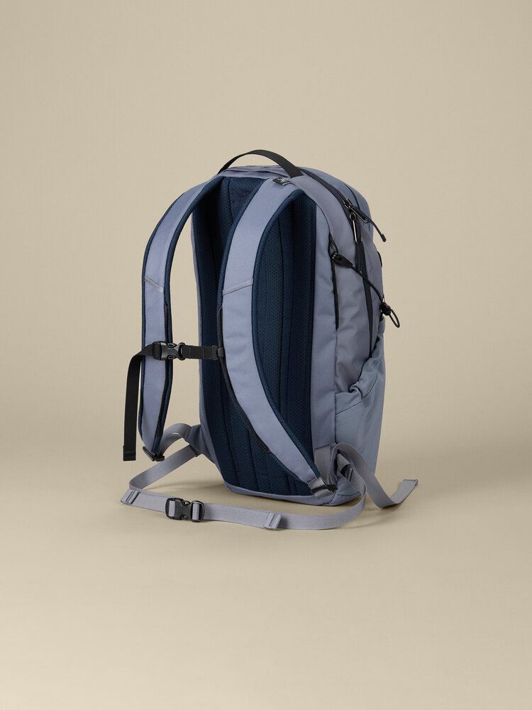 Arc'Teryx Mantis 16 Backpack - Stratus / Blk Sapphire Arc'Teryx Mantis 16 Backpack - Stratus / Blk Sapphire