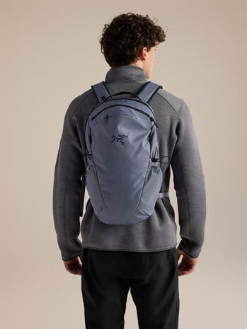 Arc'Teryx Mantis 16 Backpack - Stratus / Blk Sapphire Arc'Teryx Mantis 16 Backpack - Stratus / Blk Sapphire