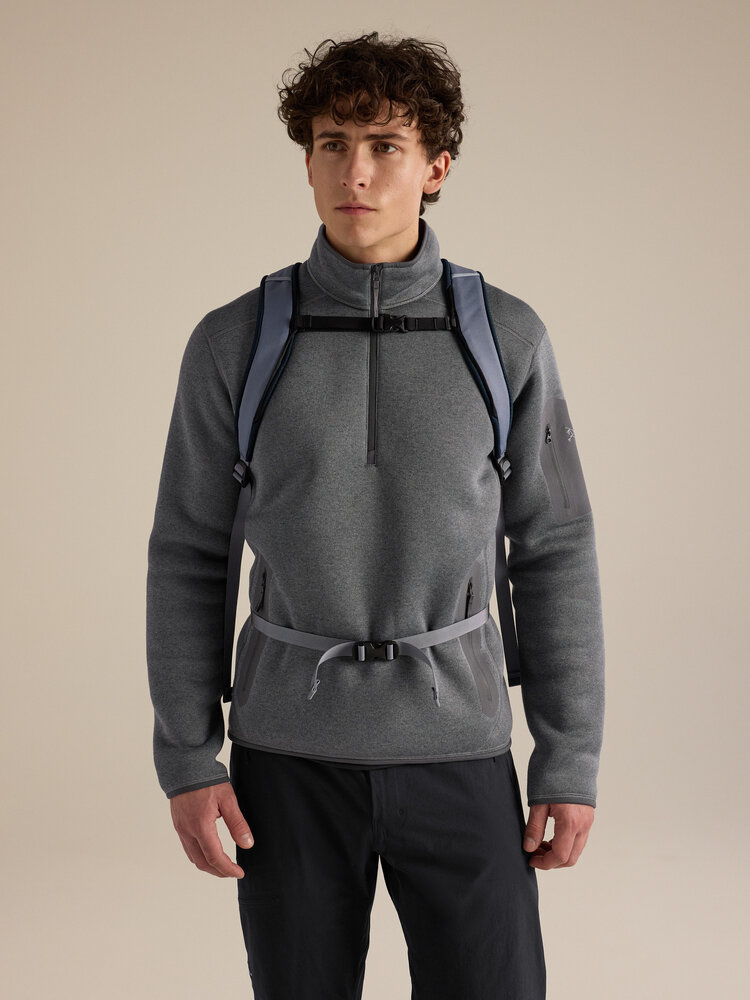Arc'Teryx Mantis 16 Backpack - Stratus / Blk Sapphire Arc'Teryx Mantis 16 Backpack - Stratus / Blk Sapphire