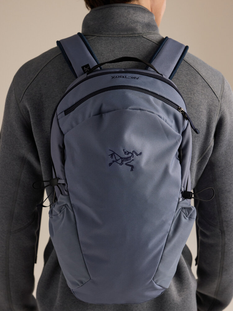 Arc'Teryx Mantis 16 Backpack - Stratus / Blk Sapphire Arc'Teryx Mantis 16 Backpack - Stratus / Blk Sapphire