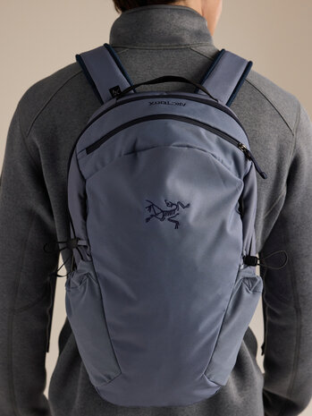Arc'Teryx Mantis 16 Backpack - Stratus / Blk Sapphire Arc'Teryx Mantis 16 Backpack - Stratus / Blk Sapphire