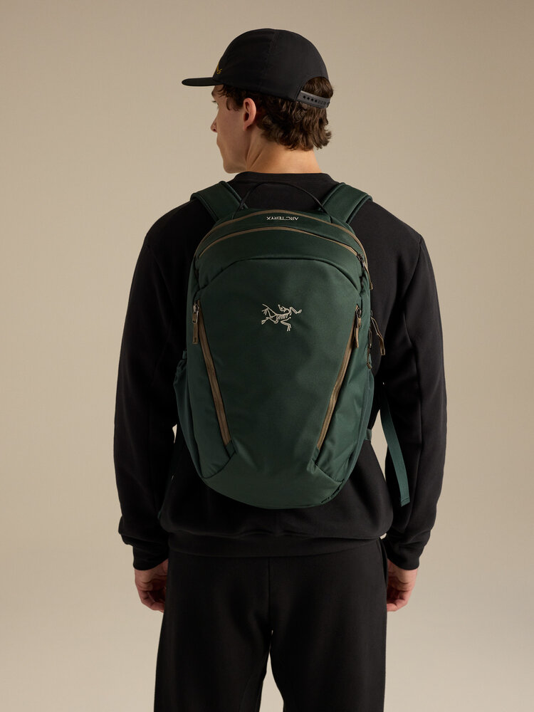 Arc'Teryx Mantis 16 Backpack - Dark Jade Arc'Teryx Mantis 16 Backpack - Dark Jade
