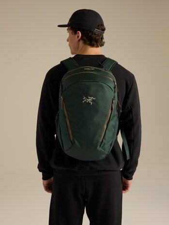 Arc'Teryx Mantis 16 Backpack - Dark Jade Arc'Teryx Mantis 16 Backpack - Dark Jade
