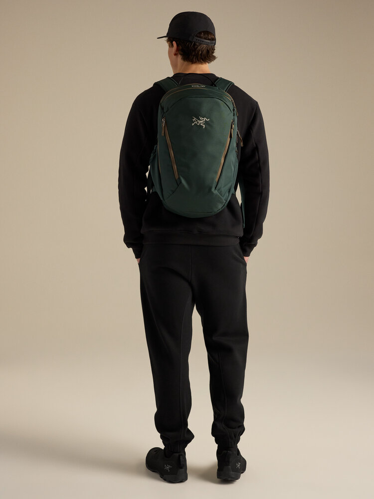 Arc'Teryx Mantis 16 Backpack - Dark Jade Arc'Teryx Mantis 16 Backpack - Dark Jade