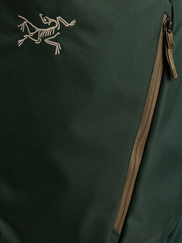 Arc'Teryx Mantis 16 Backpack - Dark Jade Arc'Teryx Mantis 16 Backpack - Dark Jade