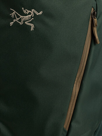 Arc'Teryx Mantis 16 Backpack - Dark Jade Arc'Teryx Mantis 16 Backpack - Dark Jade