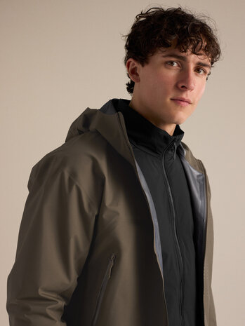 Arc'Teryx Beta Jacket - Mongoose Arc'Teryx Beta Jacket - Mongoose